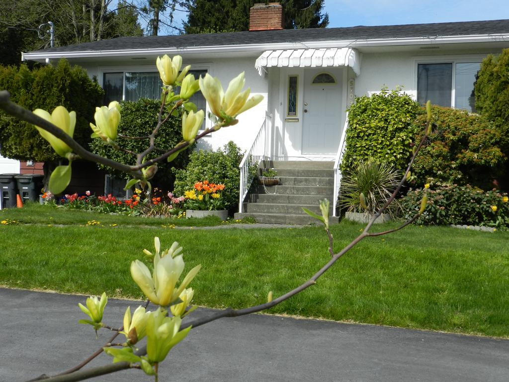 Serenity Bed & Breakfast Burnaby Exterior photo